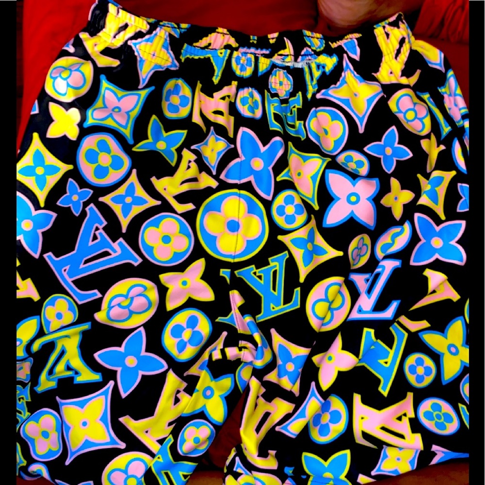 Brand new LV shorts monogram - Picture 1 of 3